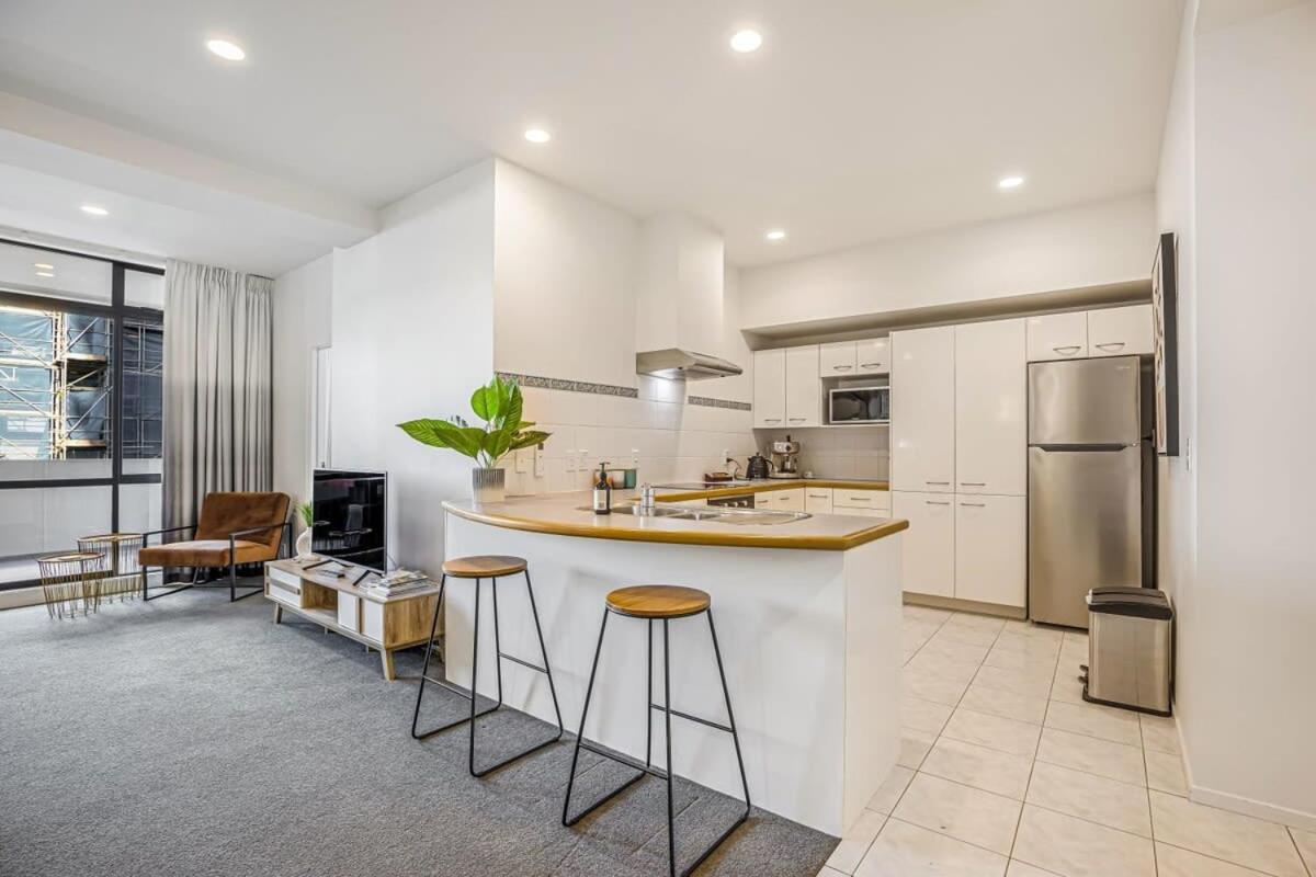Spacious Character Apartment Окленд Экстерьер фото